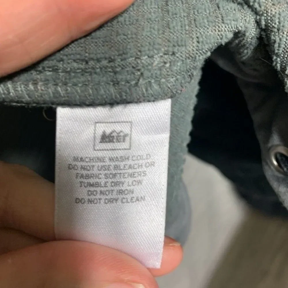 REI Black Zip Up Fleece Vest Large - Picture 6 of 7